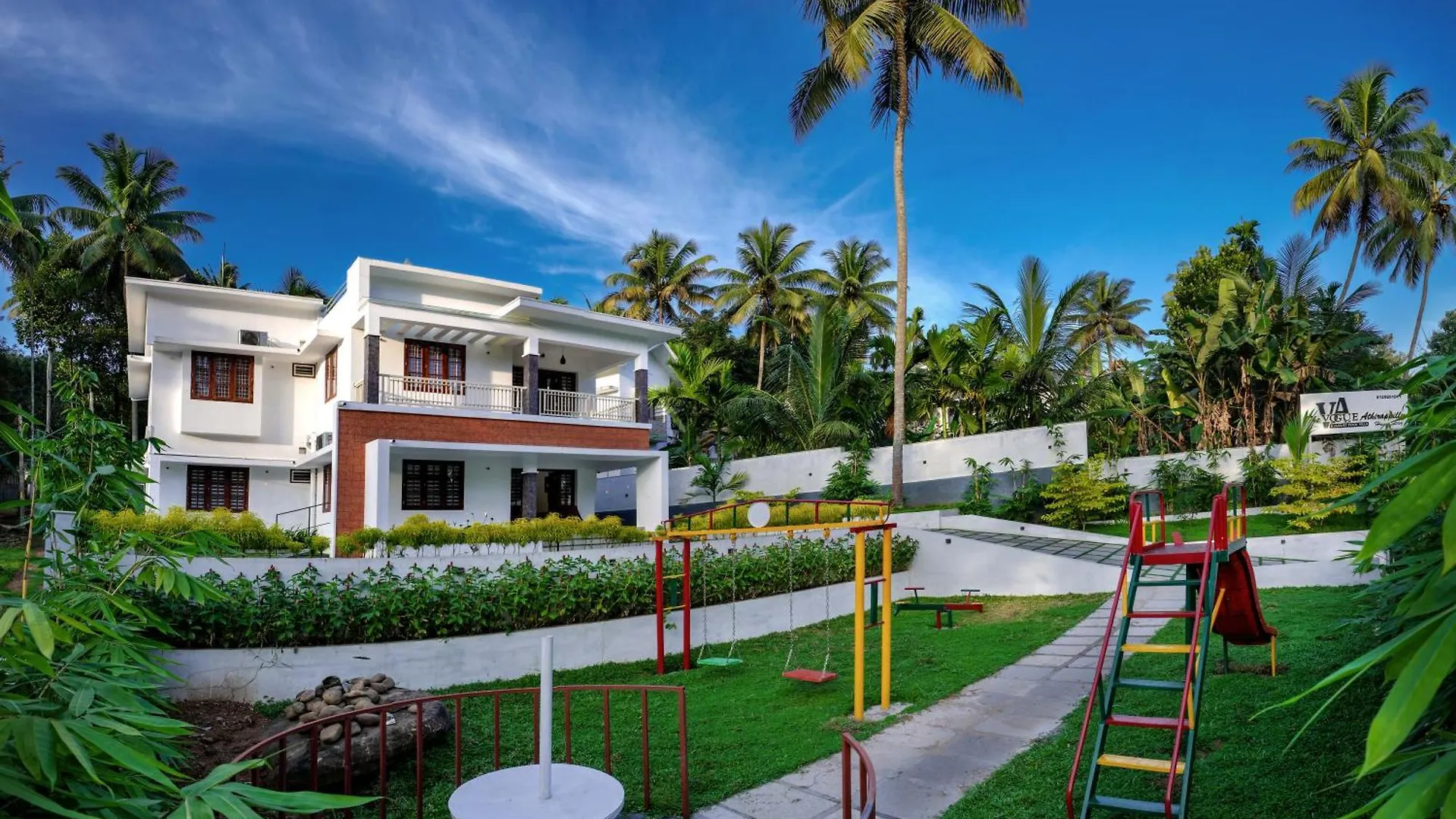 Resort The Vogue - Luxury Private Pool Villa , Athirappilly India