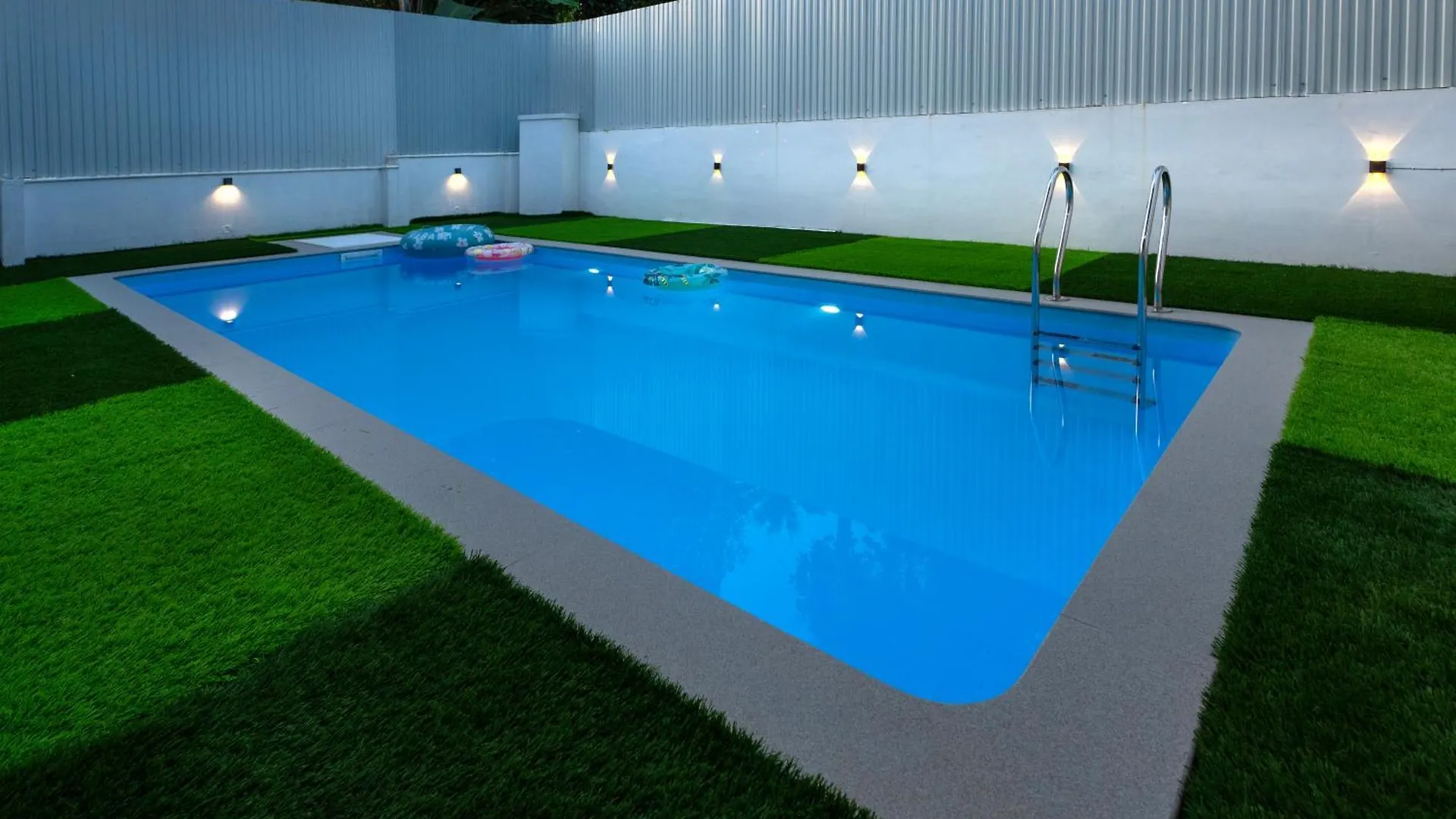 Resort The Vogue - Luxury Private Pool Villa , Athirappilly