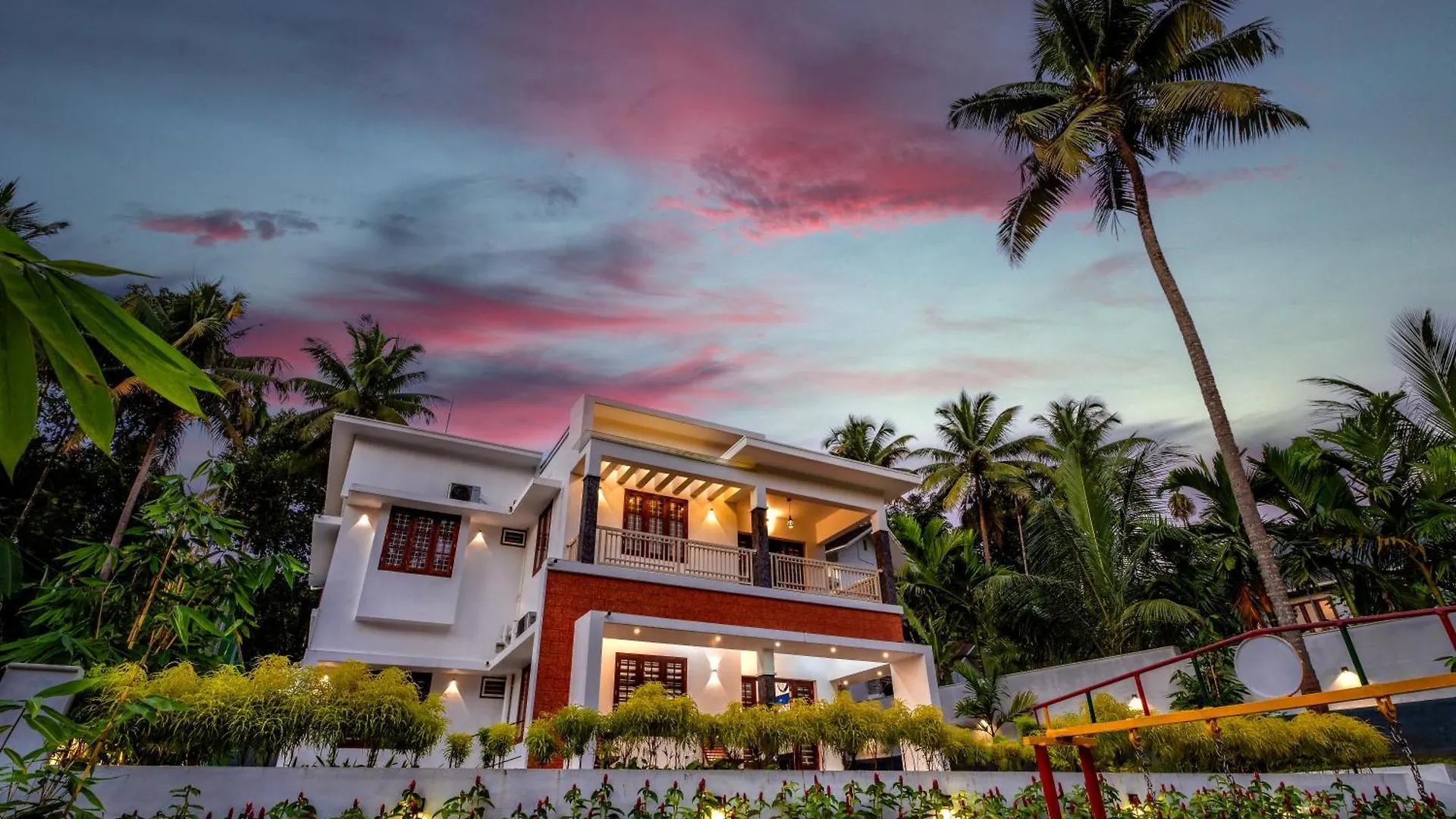 The Vogue - Luxury Private Pool Villa , Athirappilly Resort